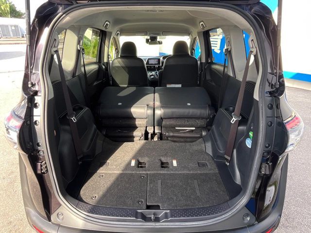 TOYOTA SIENTA HYBRID 2018