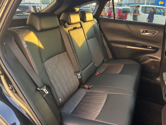 TOYOTA HARRIER HYBRID 2021