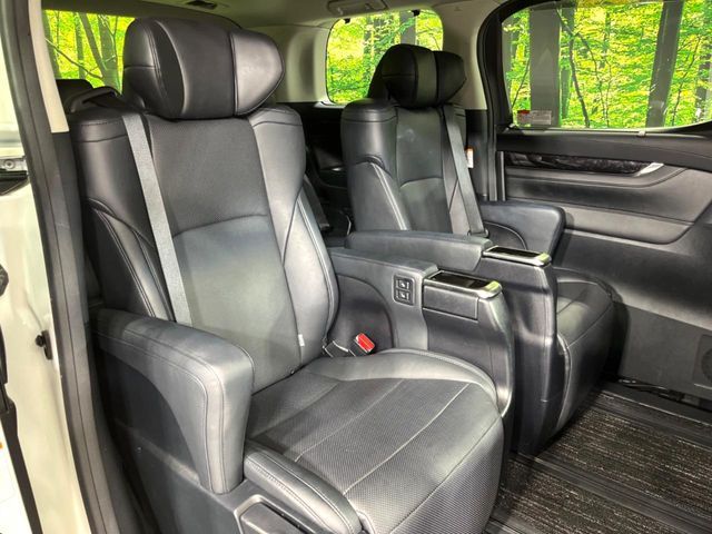 TOYOTA VELLFIRE 4WD 2019