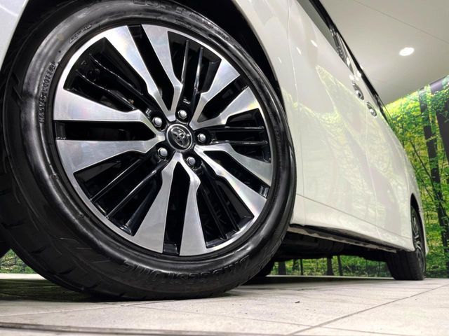 TOYOTA VELLFIRE 4WD 2019