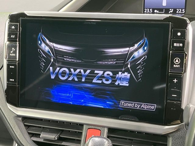 TOYOTA VOXY 2018