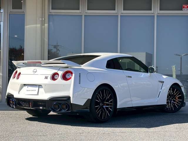 NISSAN GT-R 2024