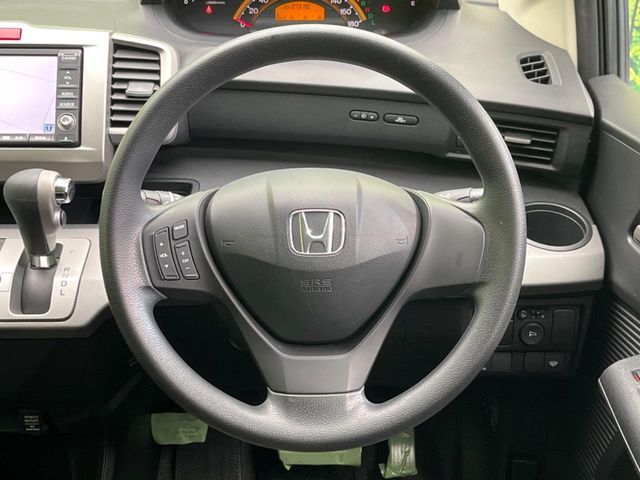 HONDA FREED 2011