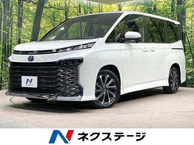 TOYOTA VOXY HYBRID 2025