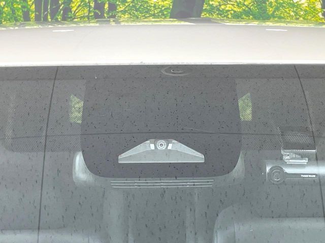 TOYOTA VOXY HYBRID 2025