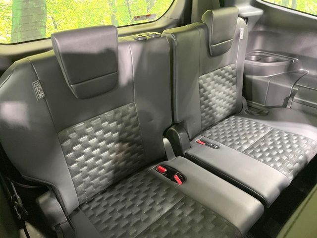 TOYOTA VOXY HYBRID 2025