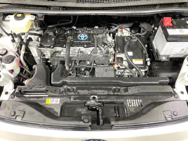 TOYOTA VOXY HYBRID 2025