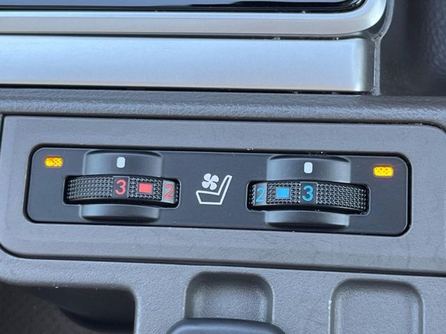 TOYOTA LANDCRUISER PRADO 2023