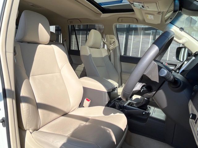 TOYOTA LANDCRUISER PRADO 2023