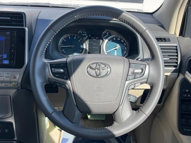 TOYOTA LANDCRUISER PRADO 2023