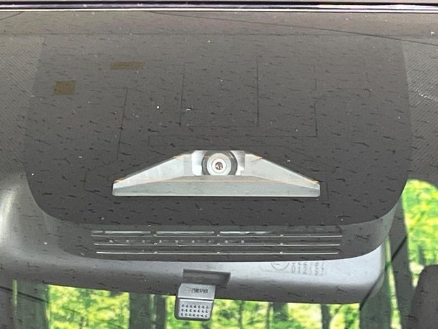 TOYOTA NOAH 4WD 2022