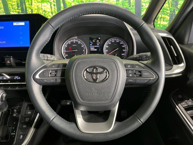 TOYOTA NOAH 4WD 2022