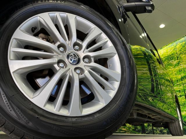 TOYOTA NOAH 4WD 2022