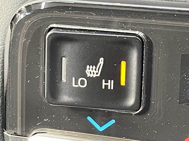 TOYOTA NOAH HYBRID 2022