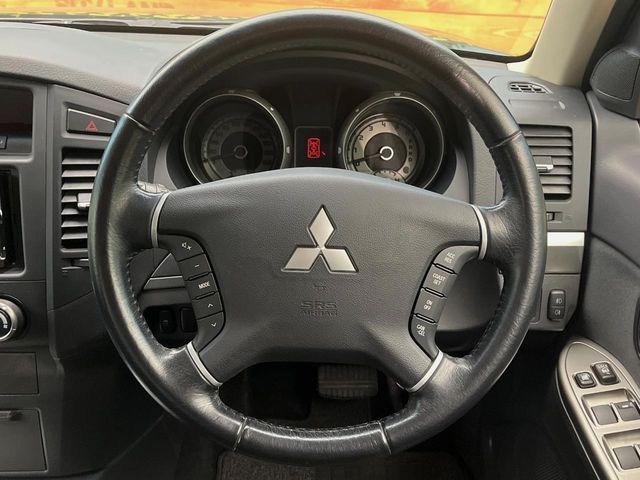 MITSUBISHI PAJERO wagon 2012