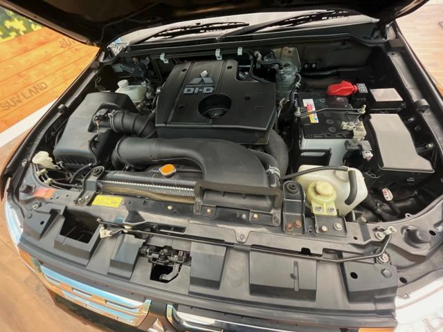 MITSUBISHI PAJERO wagon 2012