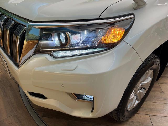 TOYOTA LANDCRUISER PRADO 2019