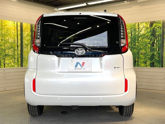 TOYOTA SIENTA HYBRID 2024