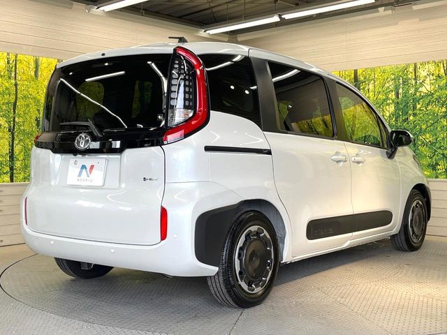 TOYOTA SIENTA HYBRID 2024