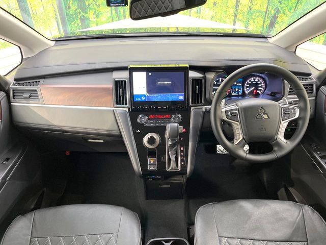 MITSUBISHI DELICA D:5 4WD 2024