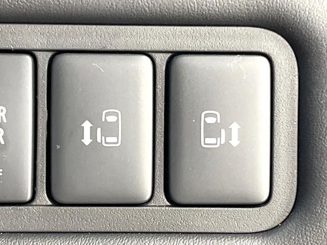 MITSUBISHI DELICA D:5 4WD 2024