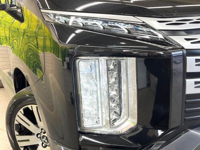 MITSUBISHI DELICA D:5 4WD 2024