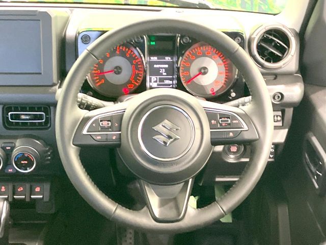 SUZUKI JIMNY NOMADE 2025