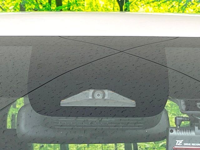 TOYOTA VOXY HYBRID 2023