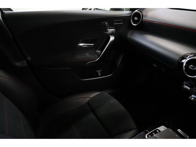 MERCEDES BENZ MERCEDES BENZ A class 2018