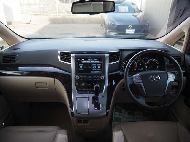 TOYOTA ALPHARD 2013