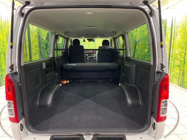 TOYOTA HIACE van 4WD 2025