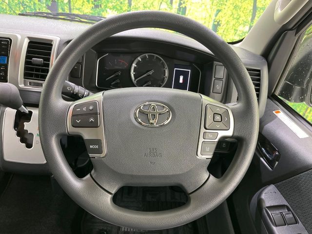 TOYOTA HIACE van 4WD 2025