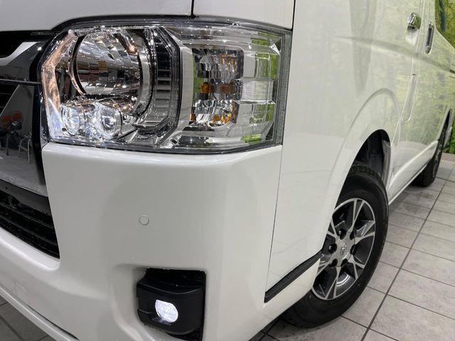 TOYOTA HIACE van 4WD 2025