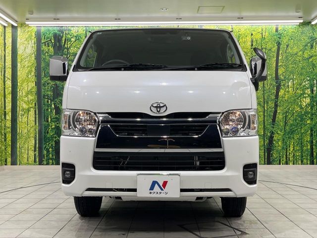 TOYOTA HIACE van 4WD 2025