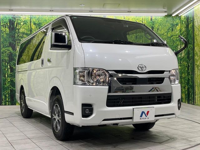 TOYOTA HIACE van 4WD 2025
