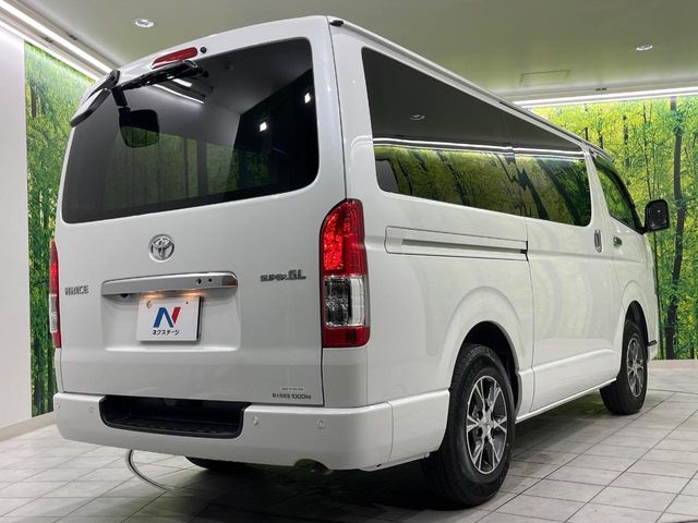 TOYOTA HIACE van 4WD 2025