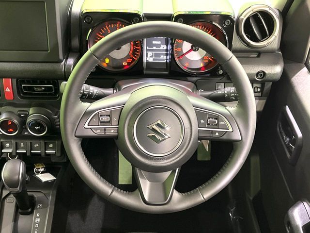 SUZUKI JIMNY NOMADE 2025