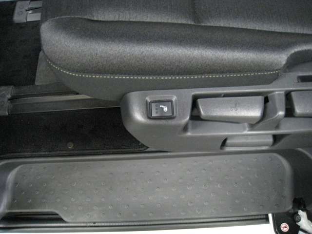 NISSAN SERENA  WG 4WD 2023