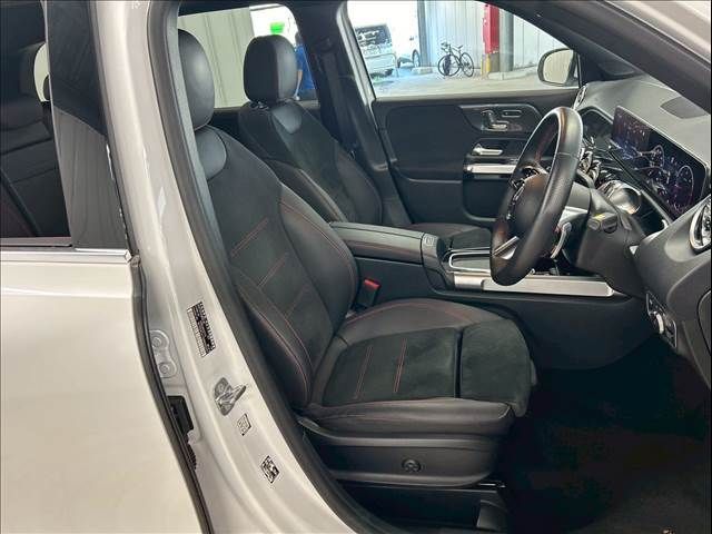 MERCEDES BENZ MERCEDES BENZ GLB 2024