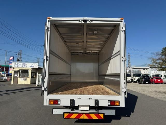 MITSUBISHI FUSOU FIGHTER 2025