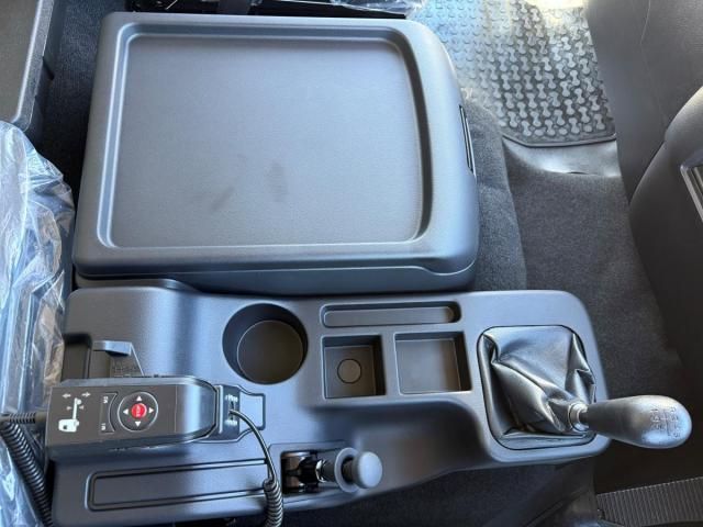 MITSUBISHI FUSOU FIGHTER 2025