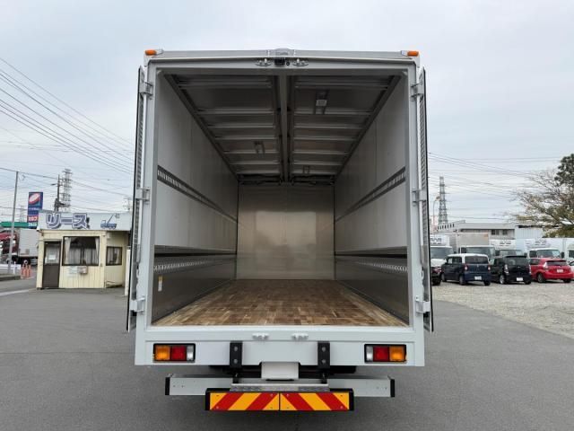 MITSUBISHI FUSOU FIGHTER 2025