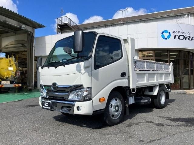 HINO DUTRO 2024