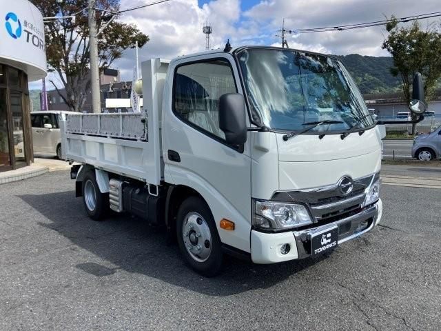 HINO DUTRO 2024