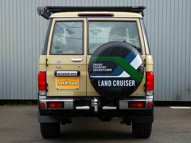 TOYOTA LANDCRUISER van 2015