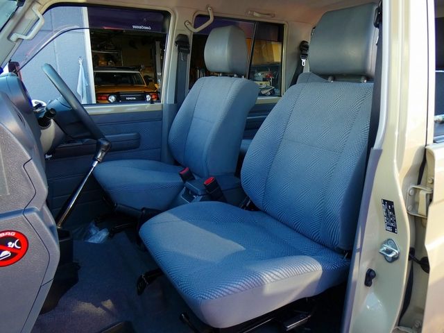 TOYOTA LANDCRUISER van 2015
