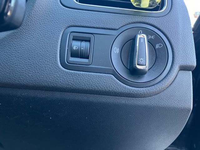 VOLKSWAGEN VOLKSWAGEN POLO 2015