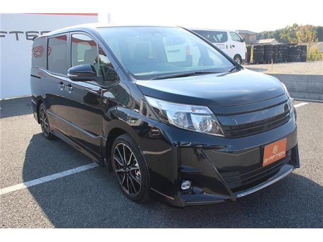TOYOTA NOAH 2017