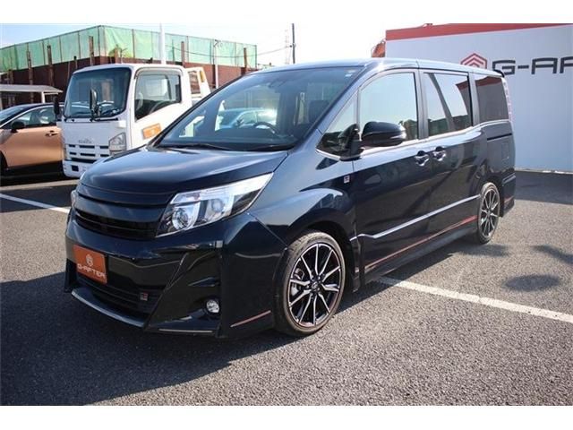 TOYOTA NOAH 2017