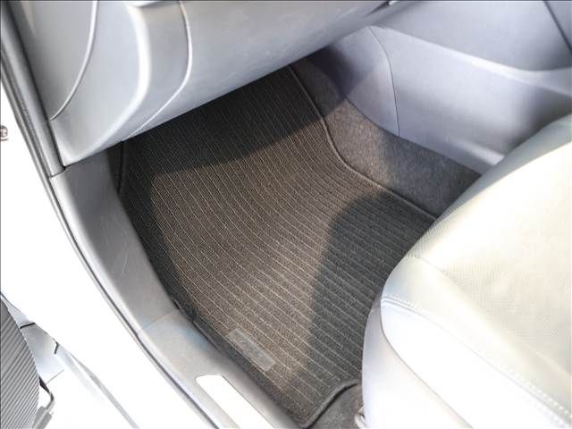 TOYOTA HARRIER HYBRID 2022